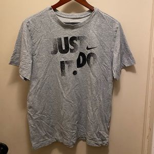 Nike grey tee shirt excellent/new condition
